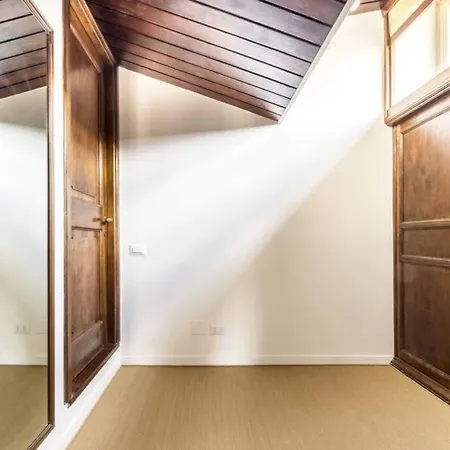 Palazzo Ruspoli Apartment *